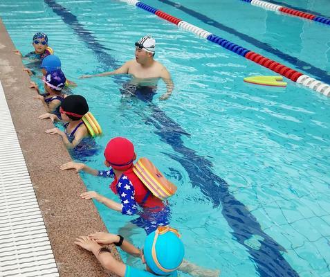 游泳技巧简单方法教学（轻松掌握游泳的要领，成为游泳达人！）