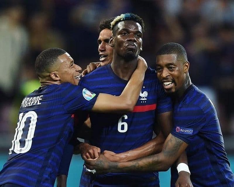 法国世界杯进球后的挥手庆祝（法国队挥手庆祝）