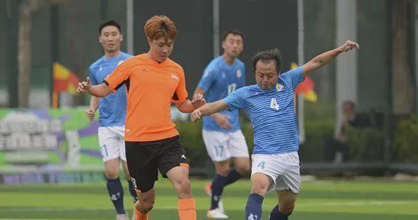掌握足球媒介面试技巧，成就职业梦想（打造完美简历，展现专业素养，突破面试难关）