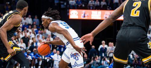 NBA内线脚步排行榜（以nba内线脚步技术为基准，哪些球员在联盟中脱颖而出？）