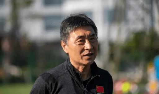 提升足球教练面试技巧（掌握面试话语技巧，成功获得教练职位）