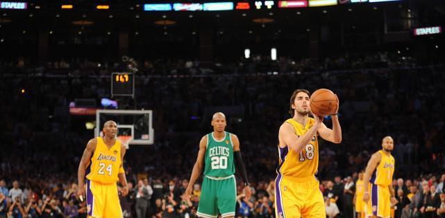 NBA罚球大神排行榜（揭秘NBA历史上罚球技艺最为精湛的球员）