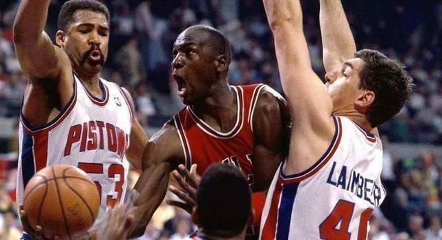 NBA球员恶意犯规排行榜（揭示球场上最具争议的恶意犯规行为，危害与制裁）