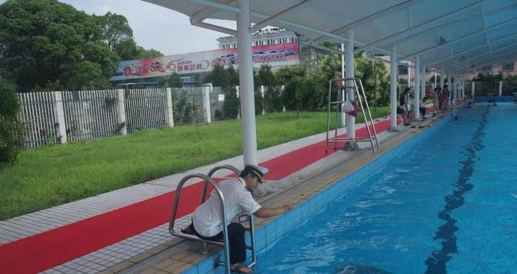 游泳池卫生技巧