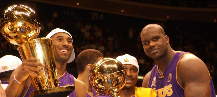 NBA球星TOP100排行榜（探秘篮球世界的超级巨星，他们的荣誉与成就）
