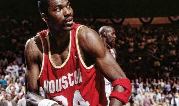 NBA历届盖帽王排行榜（探索NBA历史上盖帽王的辉煌记录和传奇故事）