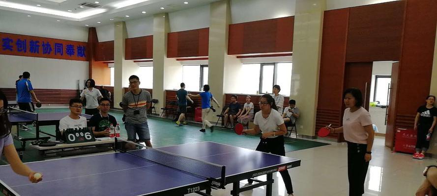 重温乒乓球热潮（探寻中国乒乓球世界霸主背后的辛酸与辉煌）