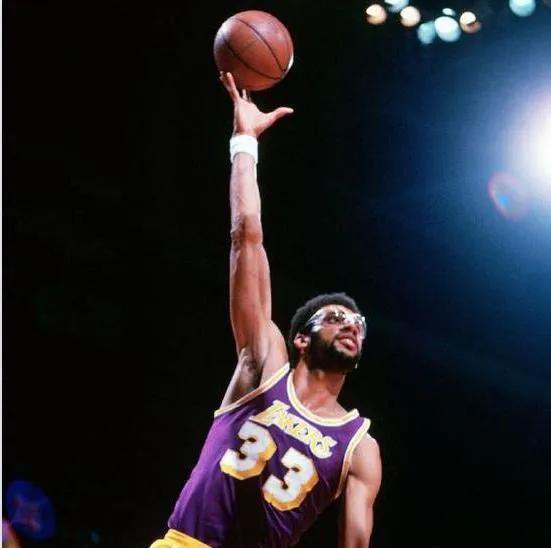 NBA杜兰特历史得分排行榜（杜兰特的历史得分记录和他在NBA的统治力）