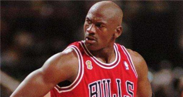 NBA历史十佳盖帽排行榜（探索乔丹在NBA历史上最为惊艳的盖帽时刻）