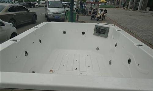 家庭大型游泳池养鱼的技巧（打造自己的水上养殖天地）