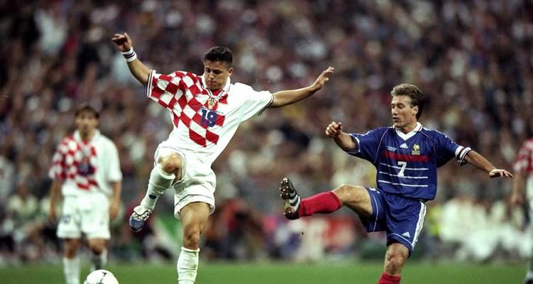 历史上两年一次世界杯的变革与影响（推动足球发展的重要里程碑——FIFA改革与比赛频次的变迁）