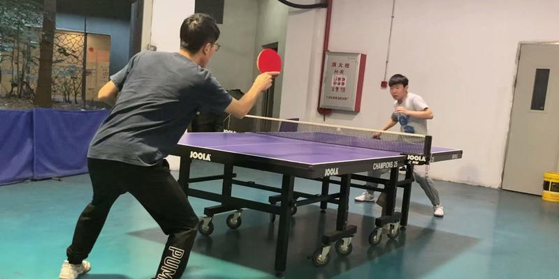 乒乓球技术与战术攻防要点解析（掌握攻球拉球技巧，提升乒乓球水平）