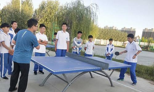 乒乓球站位与步伐的技巧（掌握正确站位与步伐，打造高效乒乓球战术）