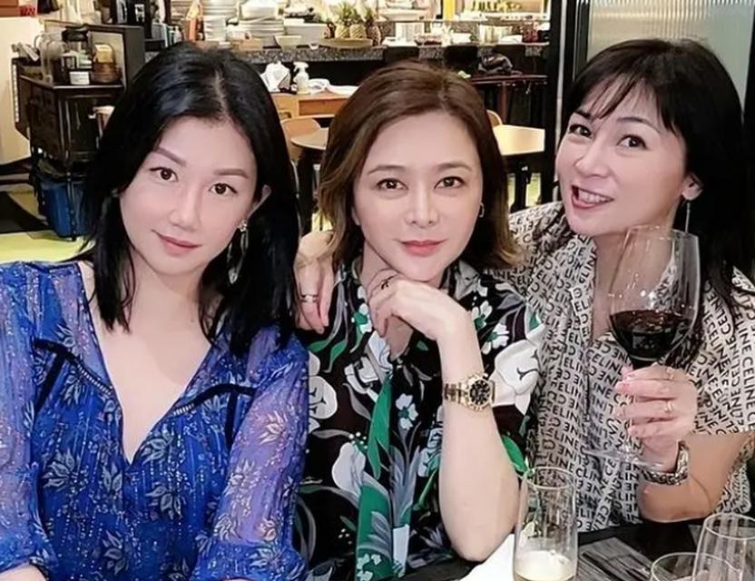 以关之琳的乒乓球事件为主题的探讨（中国电影明星在乒乓球领域的突破与挑战）