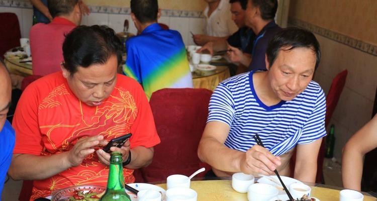 乒乓球触球接线技巧（掌握这些技巧，让你在乒乓球赛场上独领风骚！）