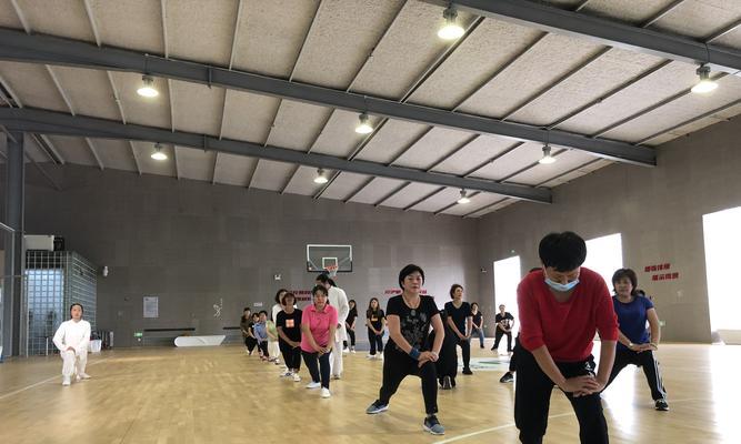 排球脚步纠正动作要领（掌握正确脚步动作，提升排球技术水平）