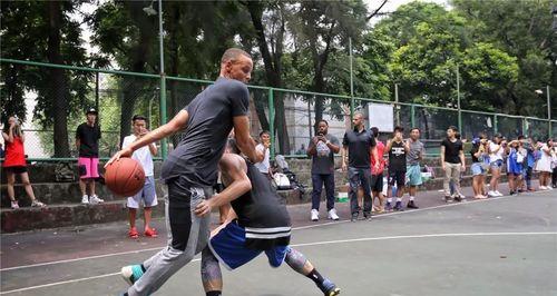 以一对一篮球防守原则提升个人防守技巧（从理论到实践，让你成为无敌防守者）