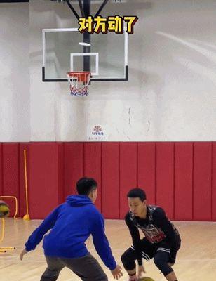 探讨篮球防守的前后脚站位技巧（提高篮球防守效果，从正确的前后脚站位开始）