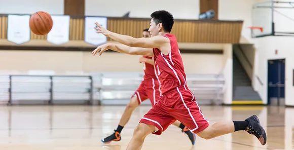 如何提升篮球连续防守能力（有效练习方法帮助你在比赛中稳定防守）