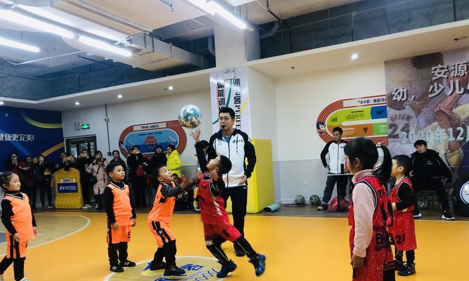 U6篮球防守训练方法（让孩子爱上篮球，掌握基本防守技巧）