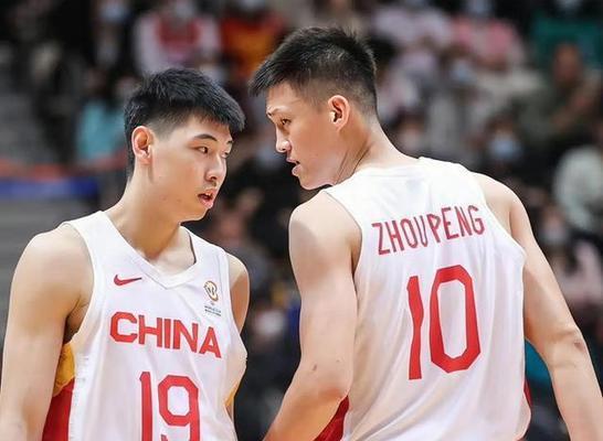 篮球全场五号位防守站位技巧（掌握正确站位，成为优秀的五号位防守者）