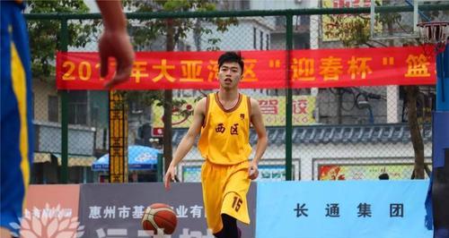掌握排球侧身勾手接球的技巧（排球侧身勾手接球的要领及关键细节）
