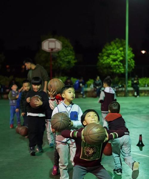青少年篮球防守滑步训练的重要性（提高篮球技能，成为出色的防守球员）